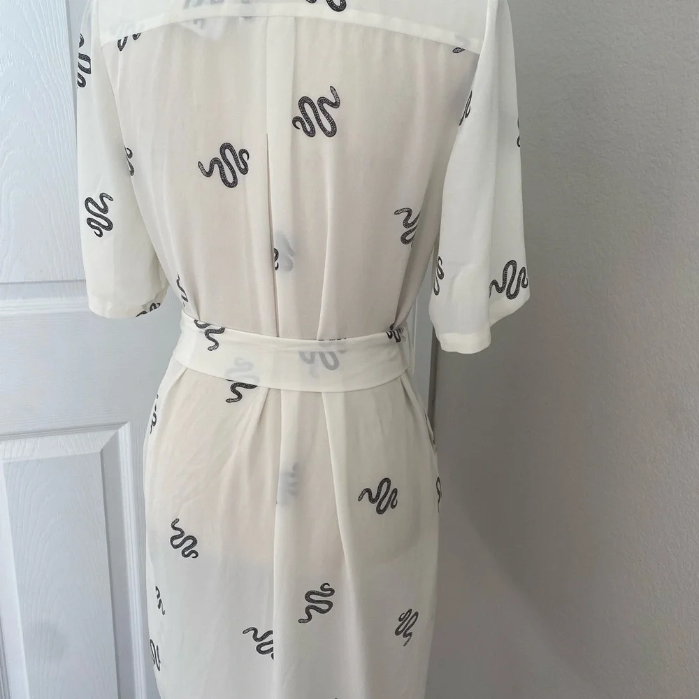 L’agence 100% Silk Snake Chain Print Dress and Shirt Size Small - Picture 10 of 10